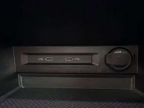 Used 2024 Volkswagen Tiguan Wolfsburg Edition image 31