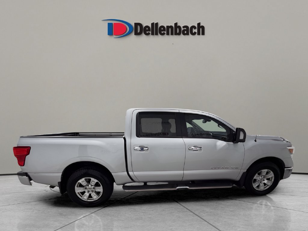 Used 2018 Nissan Titan SV w/ SV Convenience Package AWD/4WD image 6