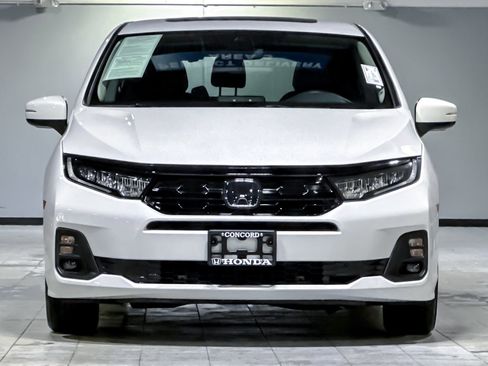 Used 2025 Honda Odyssey Touring image 5