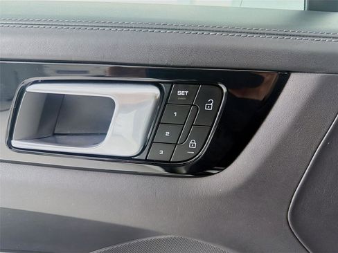 Certified 2022 Porsche Cayenne Turbo image 7