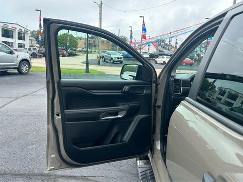 Used 2025 Ford Ranger XLT AWD/4WD image 15