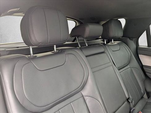 Used 2024 Land Rover Range Rover Sport SE AWD/4WD image 19