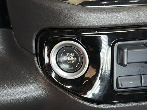 Used 2023 Chevrolet Silverado 1500 ZR2 image 24