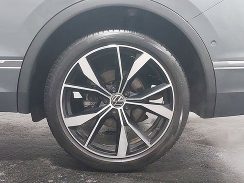 Used 2022 Volkswagen Tiguan SEL R-Line image 35