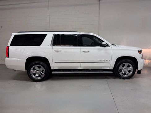Used 2018 Chevrolet Suburban LT w/ LT Signature Package AWD/4WD image 2