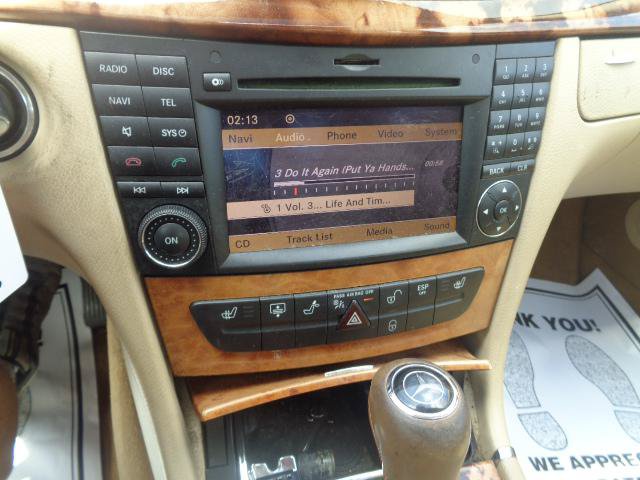 Used 2009 Mercedes-Benz E 350 4MATIC Sedan image 32