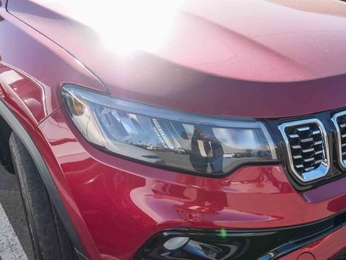 Used 2025 Jeep Compass Limited image 3