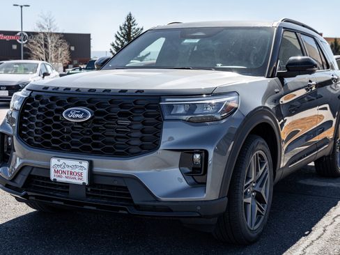 New 2026 Ford Explorer ST-Line w/ ST-Line Street Pack AWD/4WD image 1