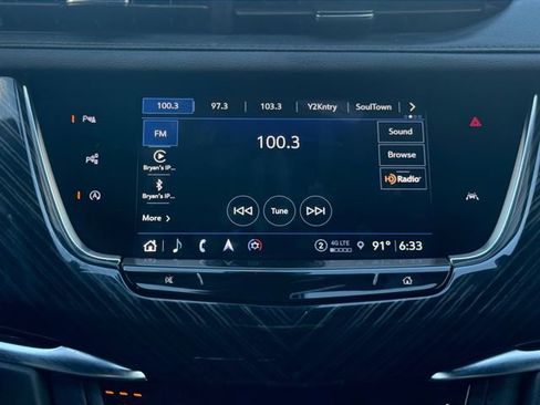 Used 2024 Cadillac XT6 Premium Luxury w/ Technology Package FWD image 8