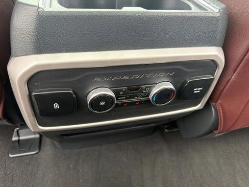 Used 2024 Ford Expedition Limited AWD/4WD image 13
