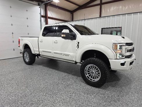 Used 2020 Ford F250 Lariat w/ Lariat Ultimate Package AWD/4WD image 6