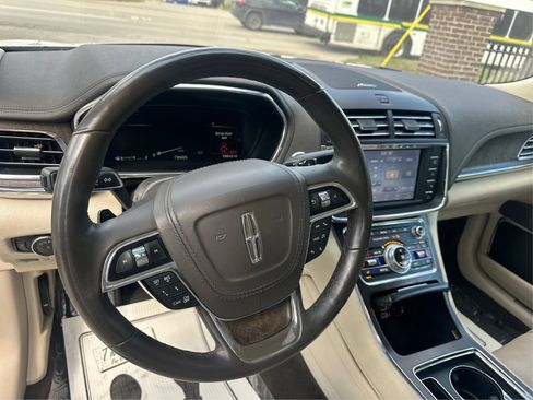 Used 2020 Lincoln Continental Reserve image 31