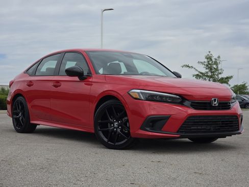 Used 2023 Honda Civic Sport image 2