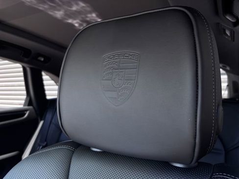 New 2026 Porsche Macan image 27