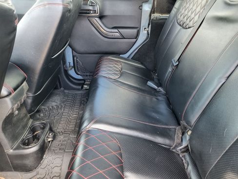 Used 2015 Jeep Wrangler Unlimited Sport AWD/4WD image 27