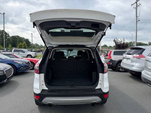 Used 2017 Ford Escape SE AWD/4WD image 10