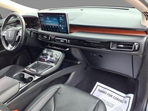 Certified 2022 Lincoln Nautilus Reserve w/ Equipment Group 201A image 12