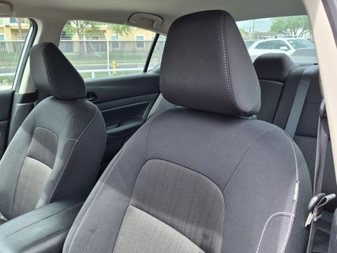 Used 2024 Nissan Altima 2.5 SV FWD image 12