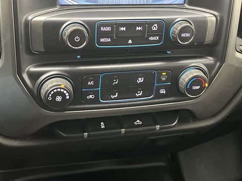 Used 2018 Chevrolet Silverado 1500 LT image 18