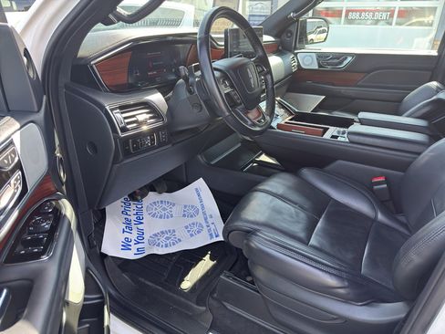 Used 2024 Lincoln Navigator L Reserve AWD/4WD image 10
