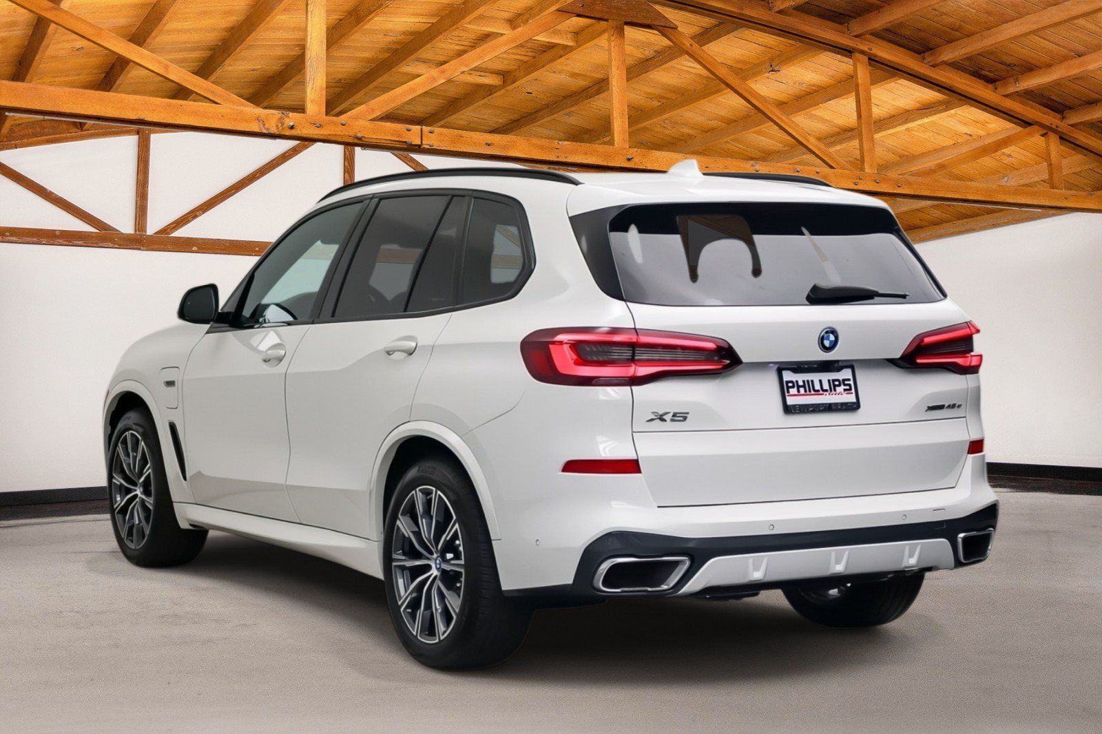 Used 2022 BMW X5 xDrive45e w/ M Sport Package AWD/4WD image 3