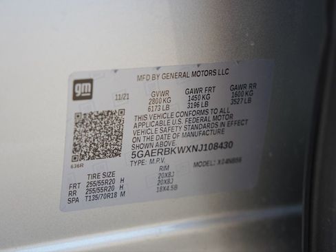 Used 2022 Buick Enclave Essence w/ Sport Touring Edition image 30