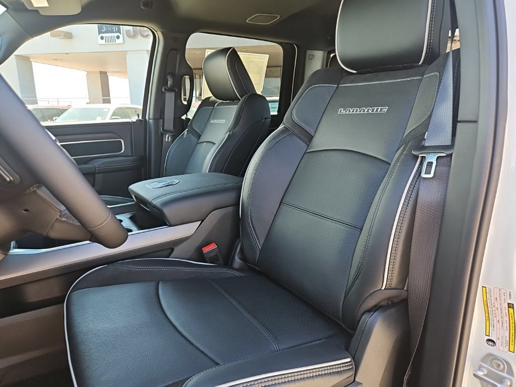 New 2026 RAM 2500 Laramie w/ Night Edition AWD/4WD image 19