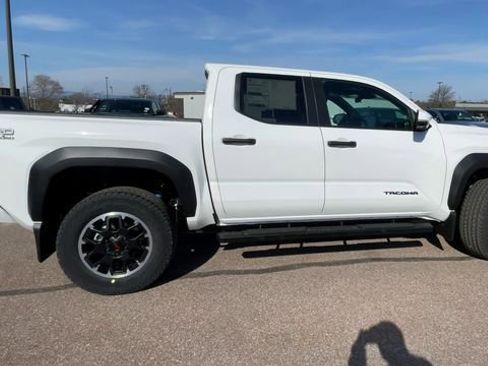 New 2026 Toyota Tacoma TRD Off-Road AWD/4WD image 9