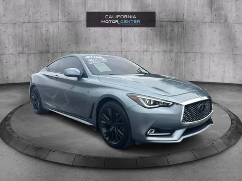 Used 2017 INFINITI Q60 2.0t w/ Moonroof Package RWD image 1