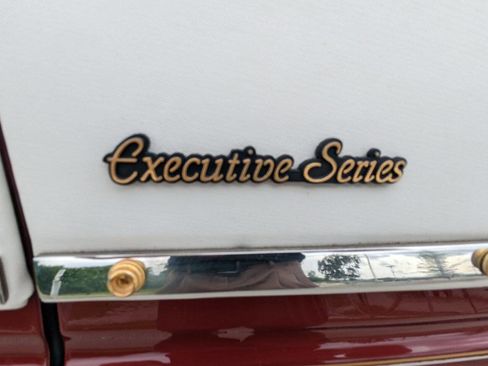 Used 1998 Lincoln Town Car Executive image 29