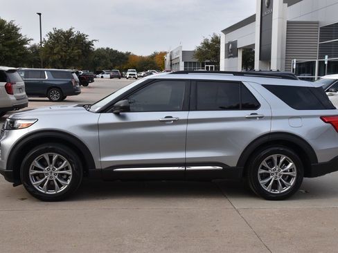 Used 2023 Ford Explorer XLT w/ Equipment Group 202A image 12