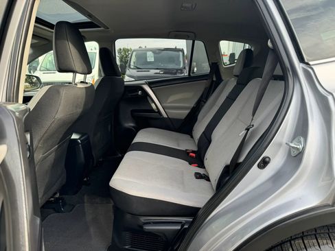 Used 2017 Toyota RAV4 XLE AWD/4WD image 10