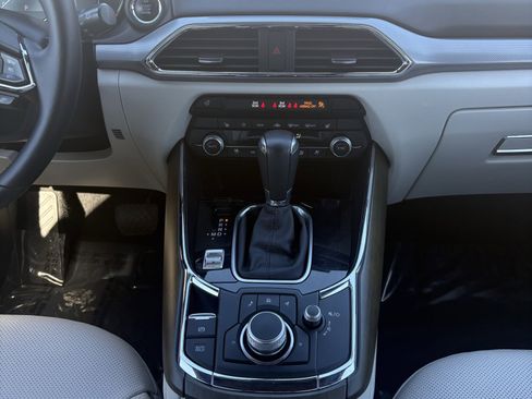 Used 2021 MAZDA CX-9 Signature image 18