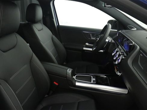 New 2025 Mercedes-Benz GLA 35 AMG 4MATIC image 9