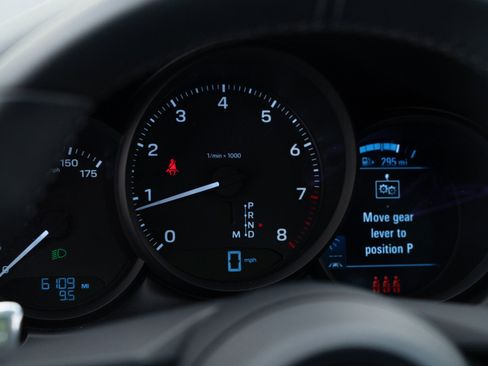 Certified 2026 Porsche Macan AWD/4WD image 23