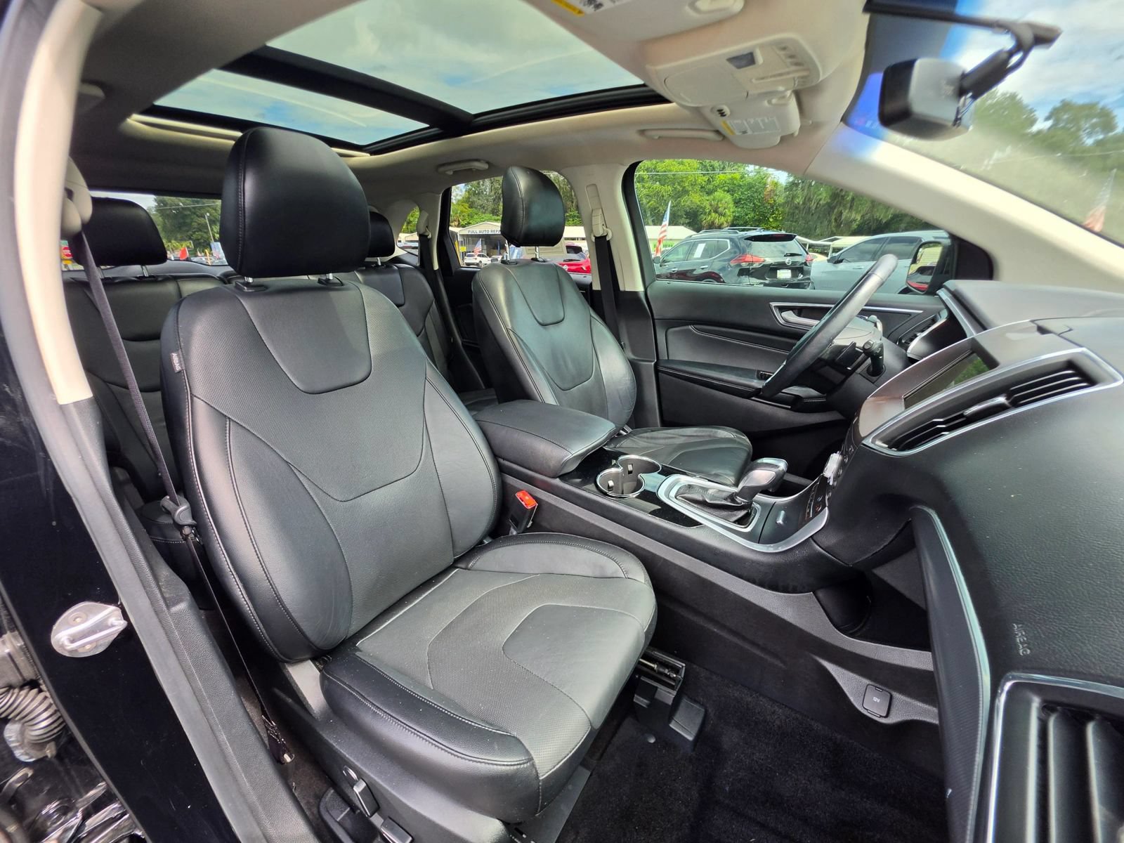 Used 2018 Ford Edge Titanium w/ Equipment Group 301A FWD image 14