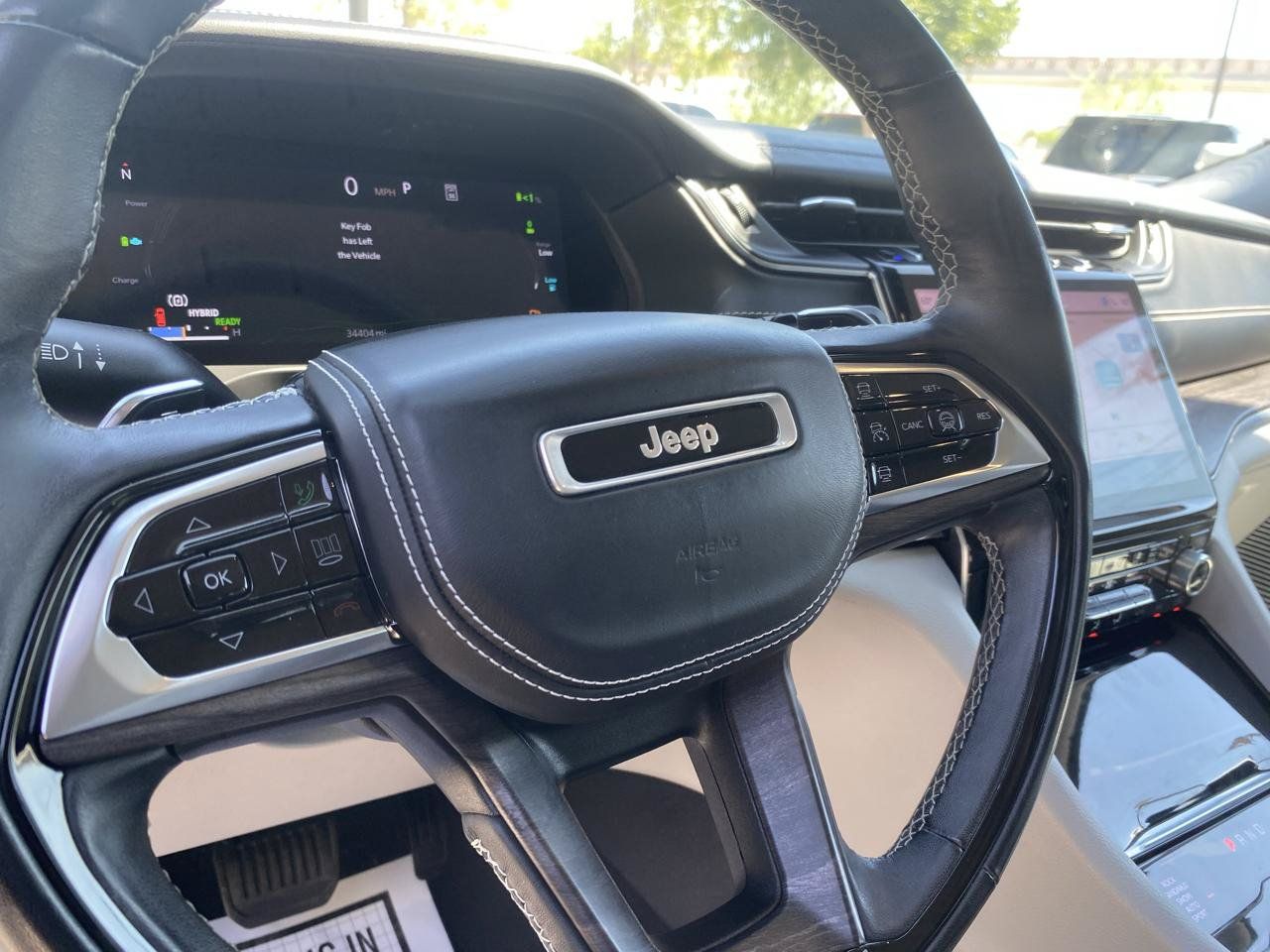 Used 2022 Jeep Grand Cherokee Overland w/ Advanced Protech Group III AWD/4WD image 39