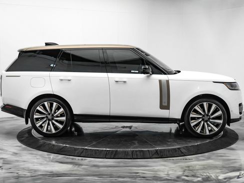 Used 2024 Land Rover Range Rover SV AWD/4WD image 20