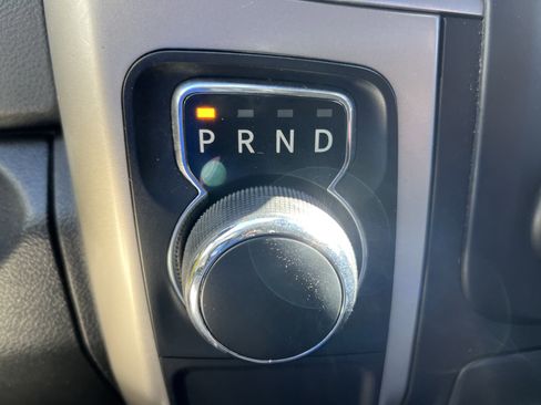 Used 2018 RAM 1500 Classic SLT image 17