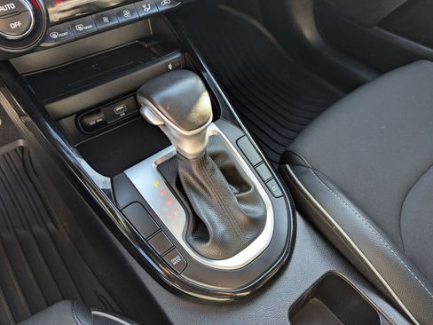 Used 2023 Kia Forte GT-Line w/ GT-Line Premium Package image 17