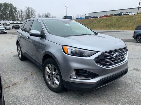 Used 2024 Ford Edge Titanium image 4