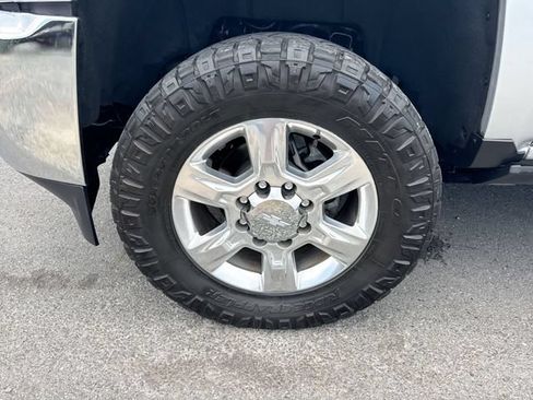 Used 2019 Chevrolet Silverado 2500 LTZ w/ Duramax Plus Package AWD/4WD image 10