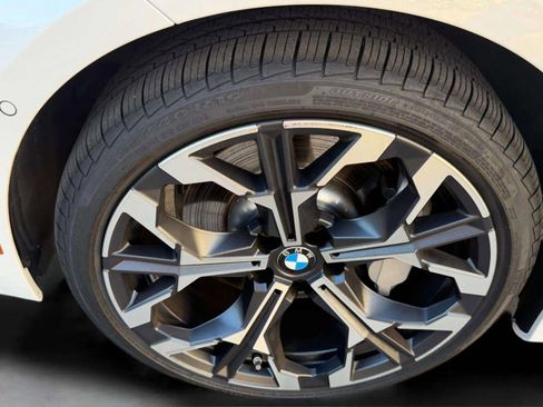 Used 2025 BMW 330i xDrive Sedan w/ M Sport Package image 39