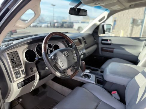 Used 2010 Toyota Sequoia Platinum image 10