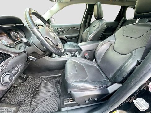 Used 2020 Jeep Cherokee Limited image 21