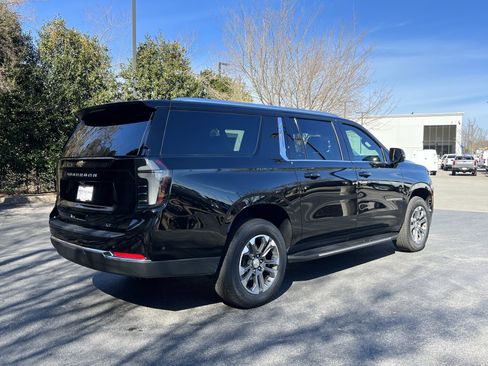 New 2026 Chevrolet Suburban LT w/ Comfort Package image 9
