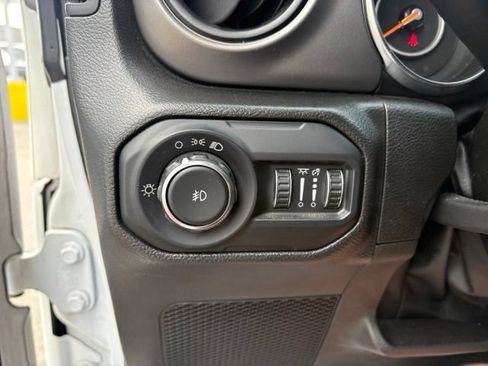 Used 2022 Jeep Wrangler Sport AWD/4WD image 23