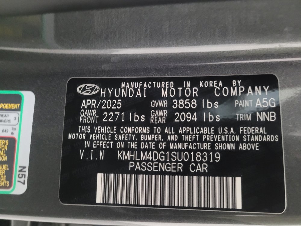 Used 2025 Hyundai Elantra Sport FWD image 33