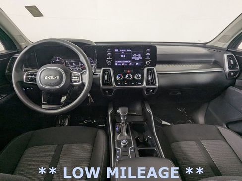 Used 2023 Kia Sorento LX FWD image 14