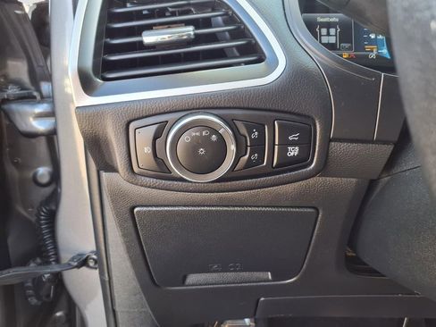 Used 2024 Ford Edge SEL w/ Convenience Package image 24